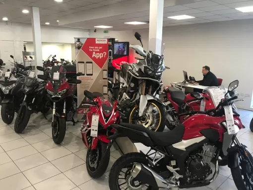 showroom-1.jpg