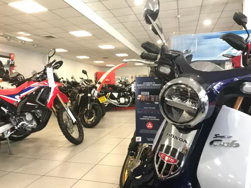 showroom-3.jpg